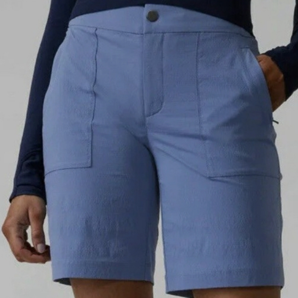 Athleta Trekkie Light Blue Women's Bermudas Size 18